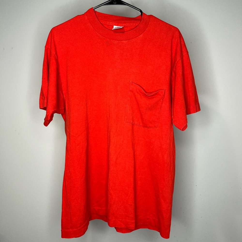 Vintage single stitch pocket T